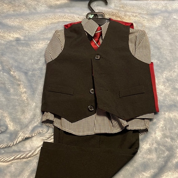 NWOT dockers suit 24 months - Picture 1 of 1